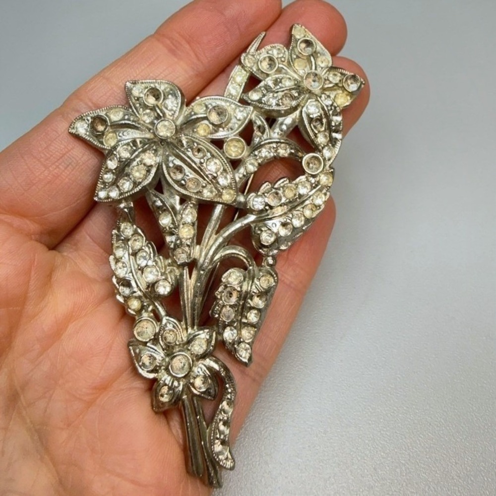 Large Vintage Pot Metal Brooch Silver‎ Tone Rhinestone Floral 30s 40s Era READ
